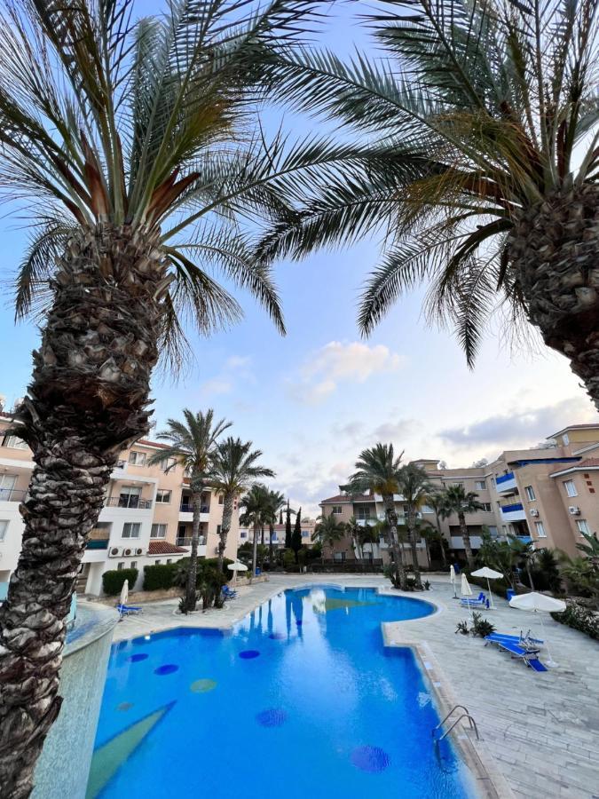 Iris Village Пафос Екстер'єр фото