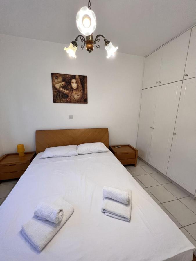 Iris Village Пафос Екстер'єр фото