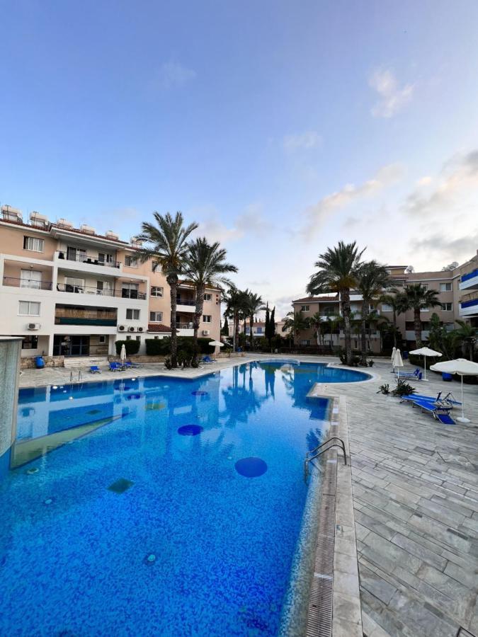 Iris Village Пафос Екстер'єр фото