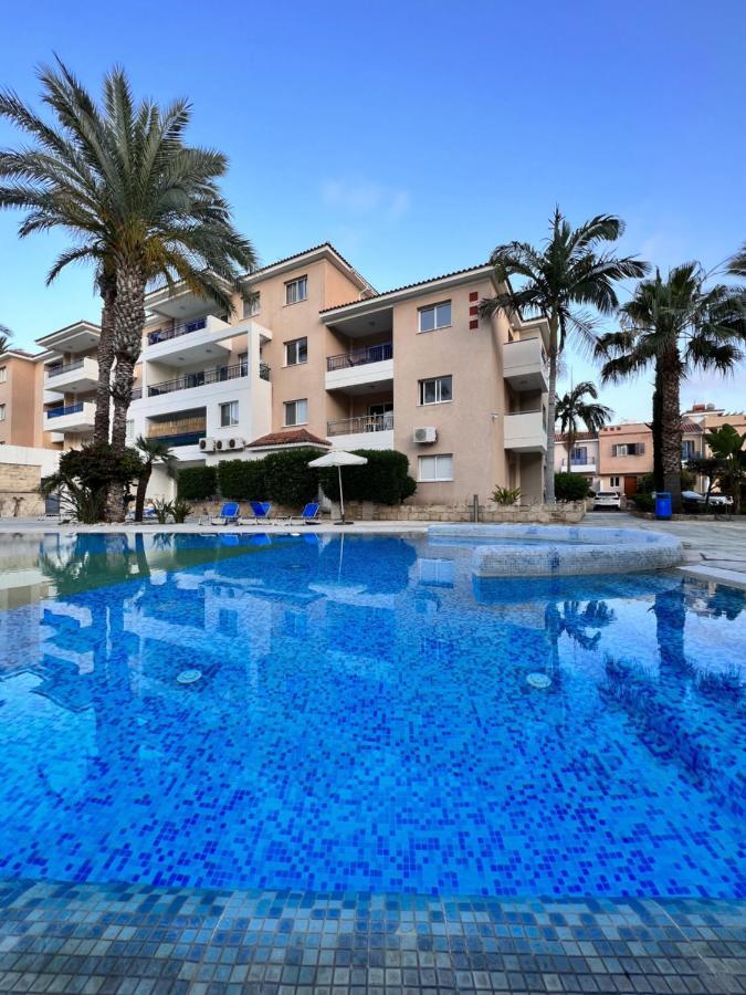 Iris Village Пафос Екстер'єр фото